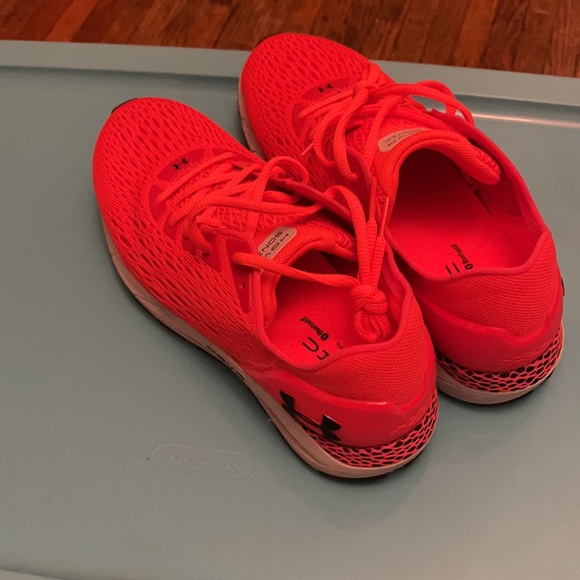 Under Armor Sonic - Picture 6 of 9